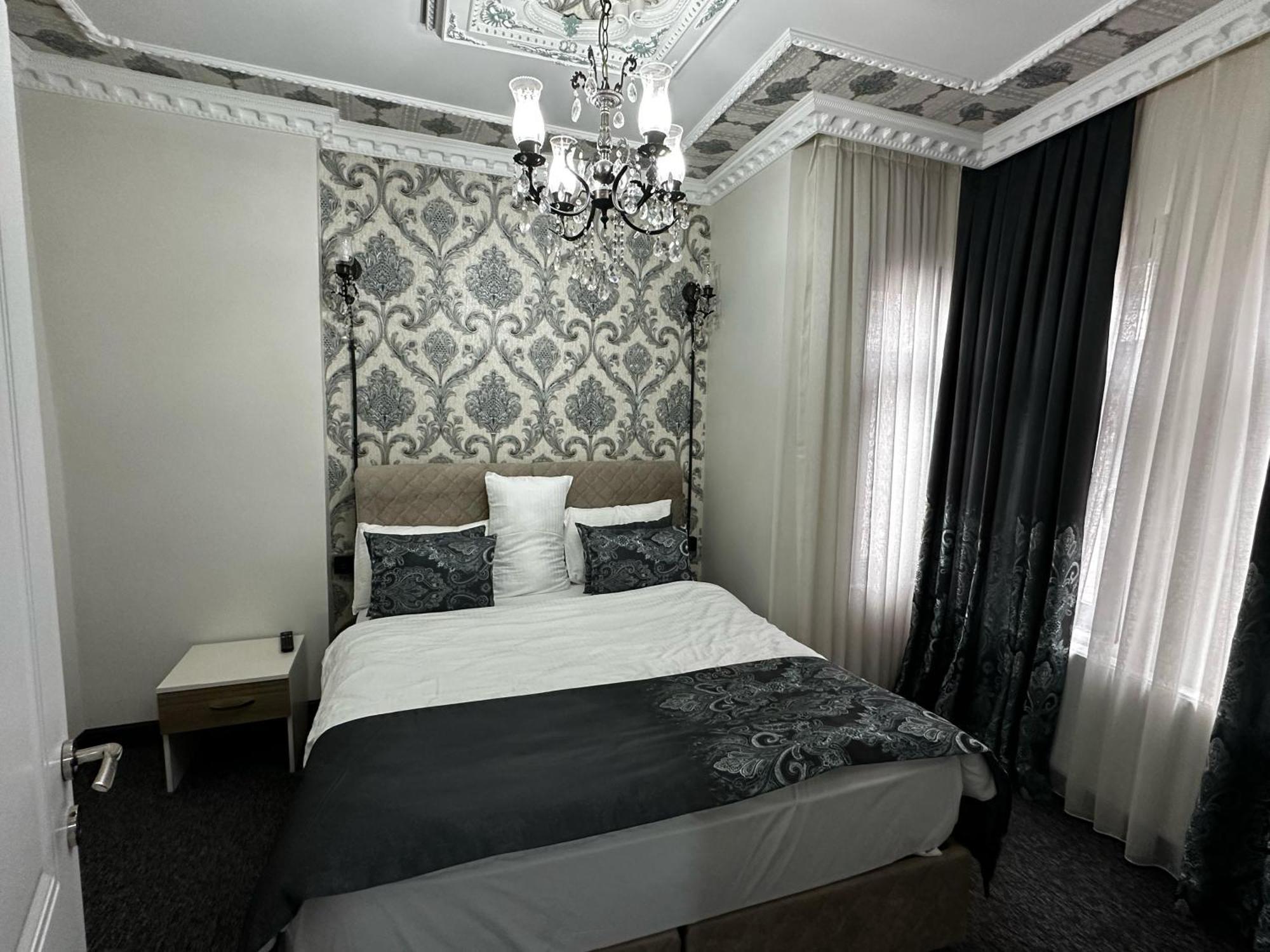 Seven Roses Apart Hotel อิสตันบูล ภายนอก รูปภาพ
